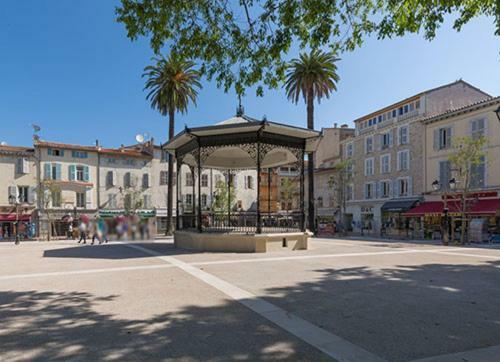Duplex Fontaine - Appartement Duplex Coeur Vieil Antibes Old City Marche Provencal Luaran gambar